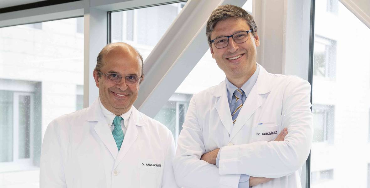 Dres-Chiva-Gonzalez-Acreditacion-Ginecologia Imagen de los Dres. Luis Chiva y Antonio González con motivo de la acreditación del Departamento de Ginecología de la Clínica Universidad de Navarra.