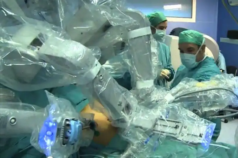 img-cirugia-robotica-da-vinci